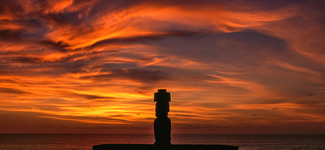 Osterinsel: Moai Ahu Ko Te Riku bei Sonnenaufgang